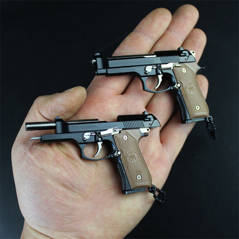 1:3 Scale Alloy Pistol Keychain – Mini Metal Gun Model Key Ring
