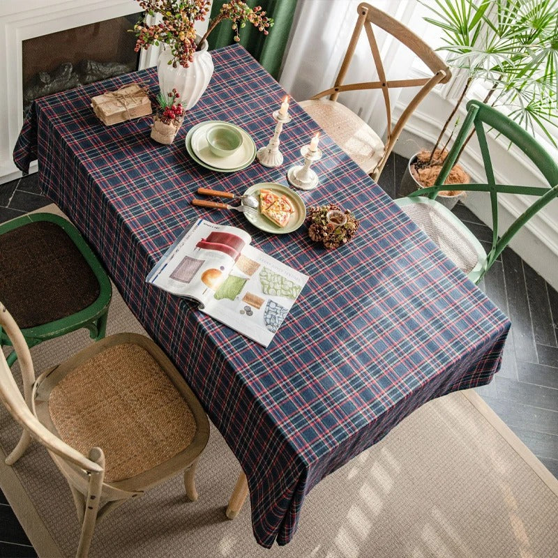Christmas Checkered Tablecloth – Festive Holiday Table Cover for Dining, Parties & Xmas Gatherings