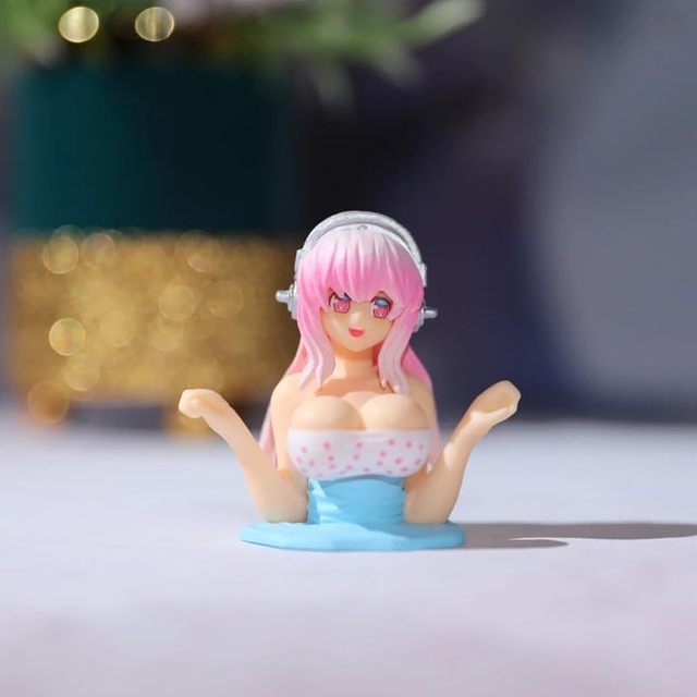 Kawaii Shake Girl Car Dashboard Ornament – Cute Bobblehead Decoration for Car Interior