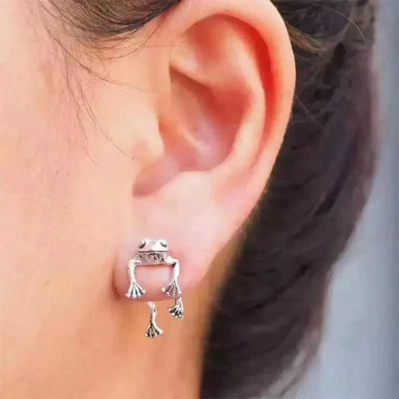 Retro Frog Stud Earrings – Cute & Quirky Zinc Alloy Earrings for Frog Lovers
