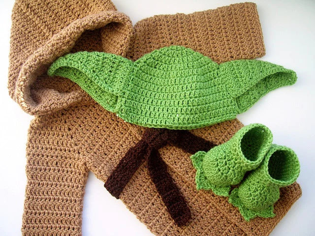 Baby Yoda Snuggly Knitted Cap & Outfit Set – Handmade Crochet Newborn Costume