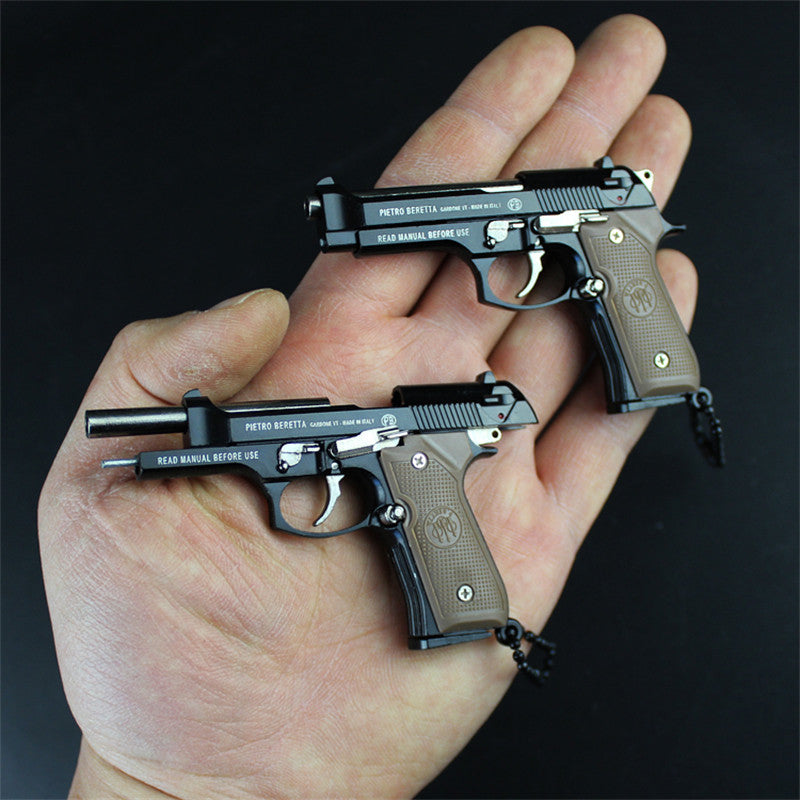 1:3 Scale Alloy Pistol Keychain – Mini Metal Gun Model Key Ring