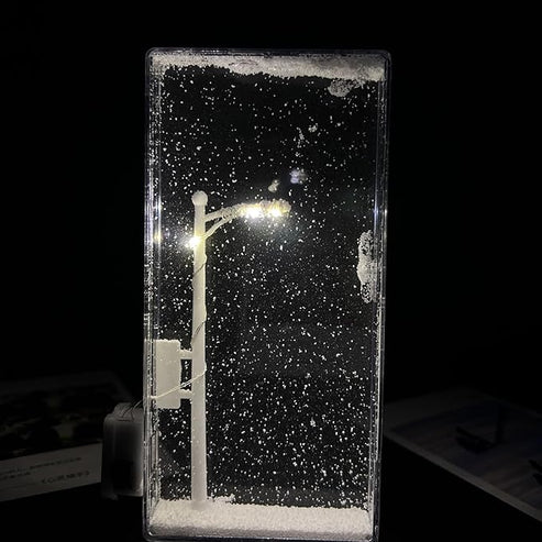 Street Light Snow Globe – Enchanting Winter Scene Decoration