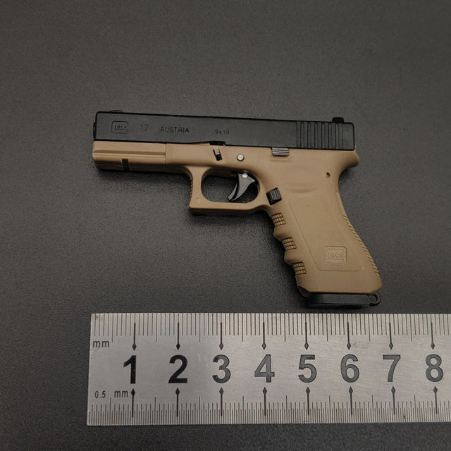1:3 Scale Alloy Pistol Keychain – Mini Metal Gun Model Key Ring