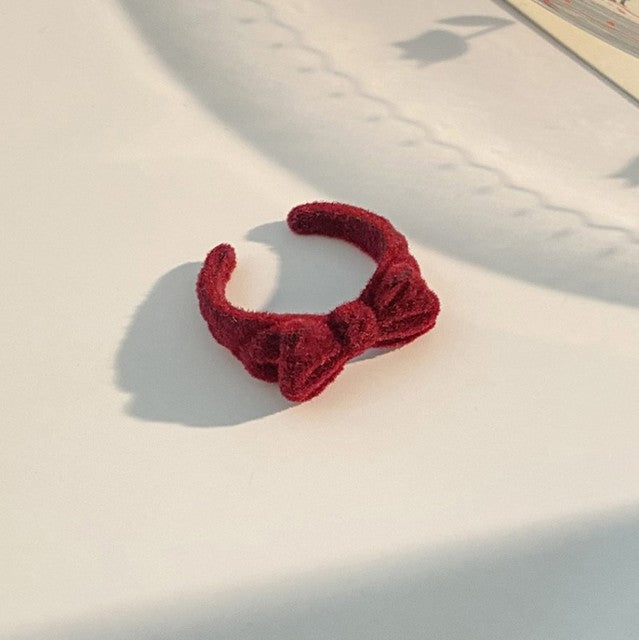 Cute Plush Flocking Bear Finger Ring – Open Adjustable Handmade Cartoon Ring for Women & Girls