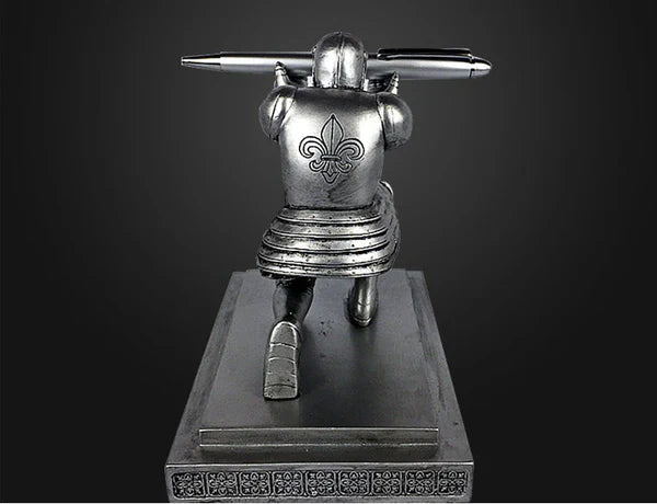 Knight Armour Pen Holder – Executive Soldier Figurine Pencil Stand for Office Desk