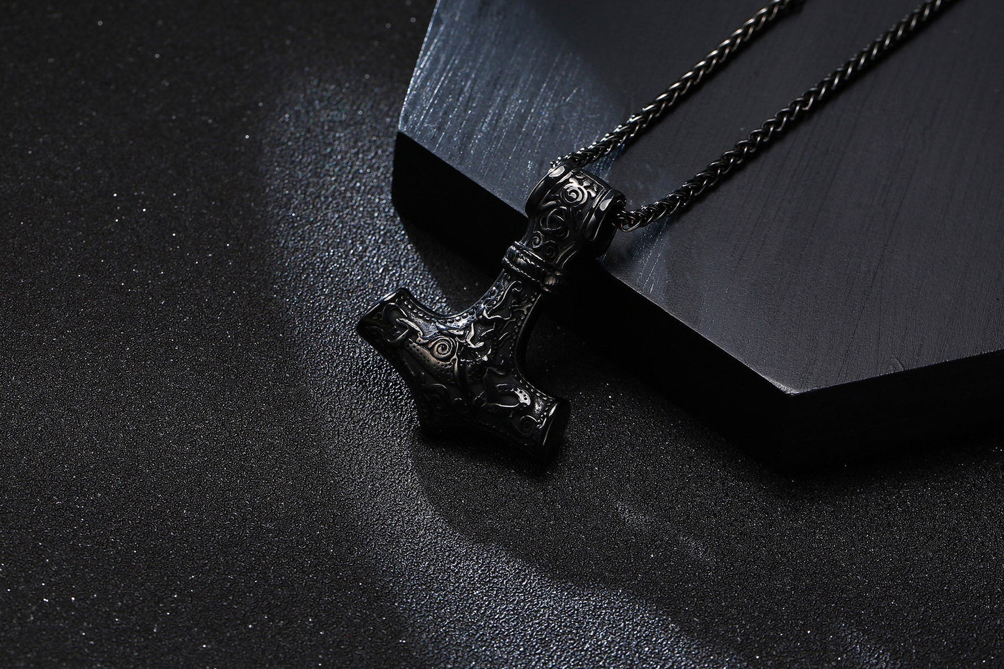 Double Sided Stainless Steel Pendant Necklace – Elegant Unisex Jewellery