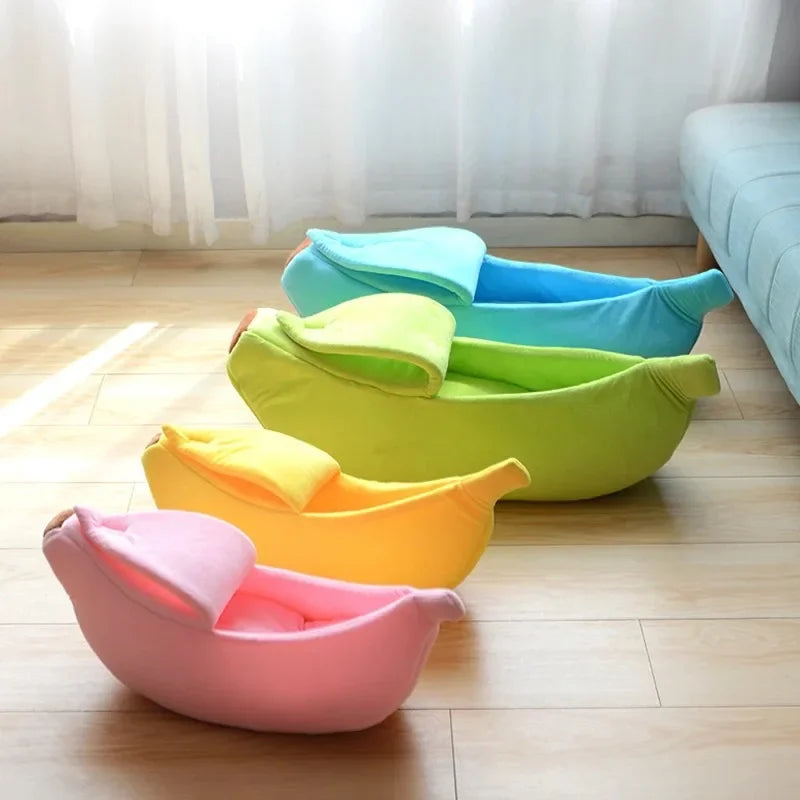 Warm Banana Shaped Cat Bed – Cosy Plush Kennel for Cats & Small Dogs
