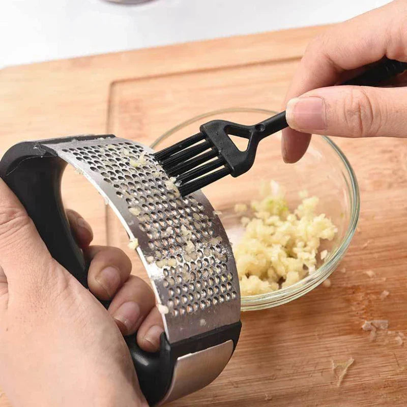 Stainless Steel Garlic Press & Crusher – Manual Garlic Mincer & Chopper for Kitchen