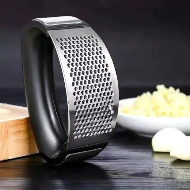 Stainless Steel Garlic Press & Crusher – Manual Garlic Mincer & Chopper for Kitchen