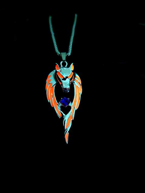 Vintage Glow in the Dark Wolf & Moon Pendant Necklace – Luminous Gothic Jewellery Gift