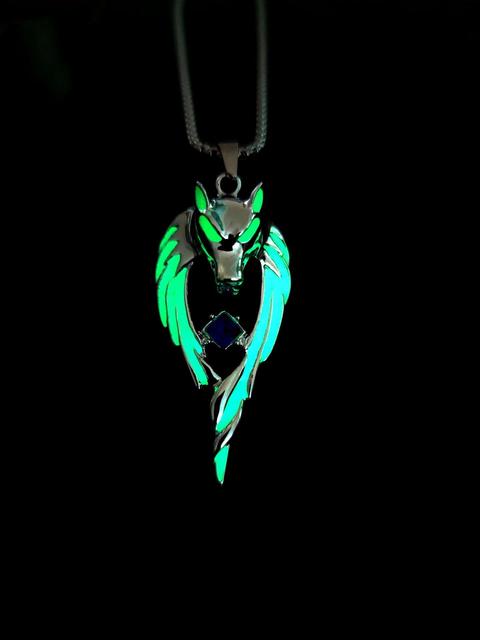 Vintage Glow in the Dark Wolf & Moon Pendant Necklace – Luminous Gothic Jewellery Gift