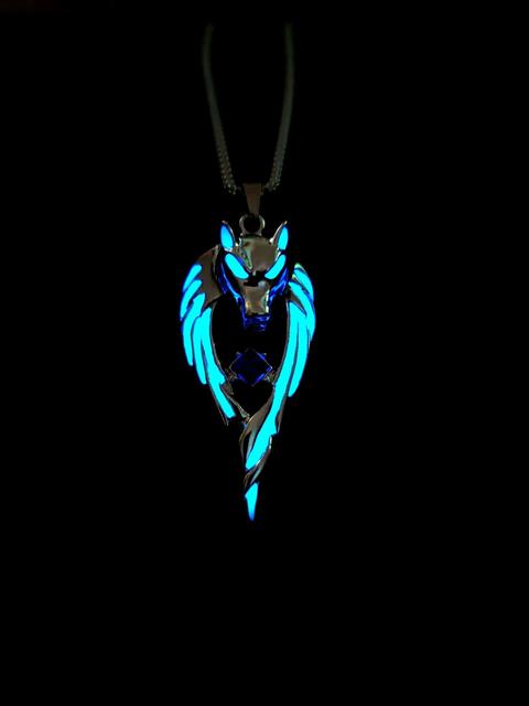 Vintage Glow in the Dark Wolf & Moon Pendant Necklace – Luminous Gothic Jewellery Gift
