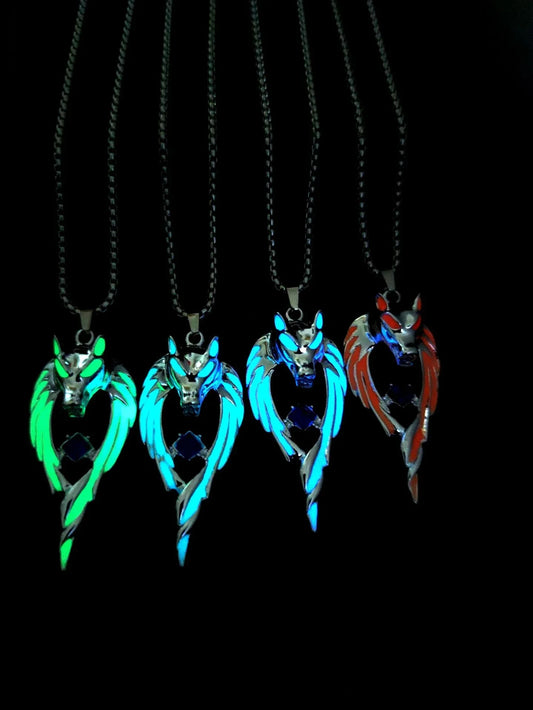 Vintage Glow in the Dark Wolf & Moon Pendant Necklace – Luminous Gothic Jewellery Gift