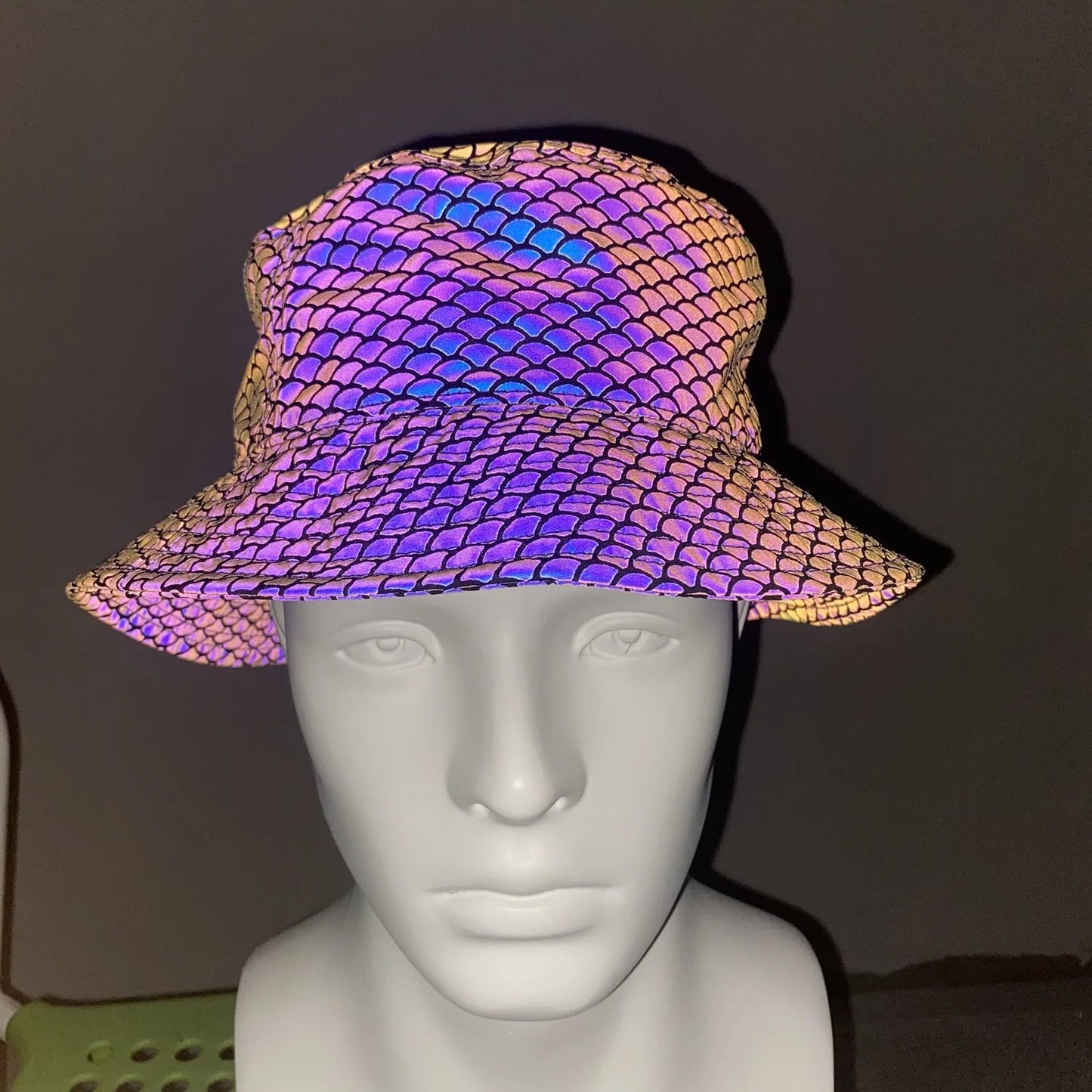 Reflective Bucket Hat – Y2K Harajuku Streetwear Cap