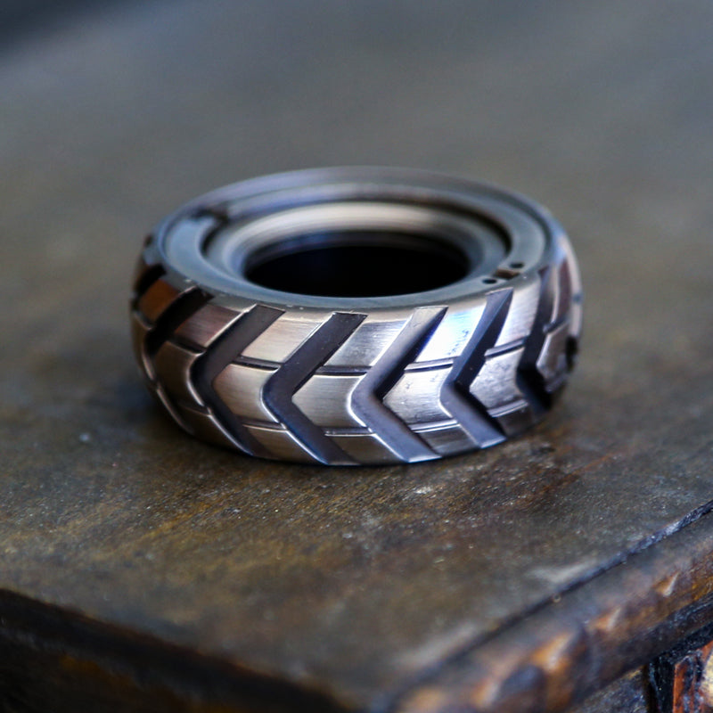 Ratchet Wheel Fidget Ring - Magnetic Metal Slider for Stress Relief & ADHD