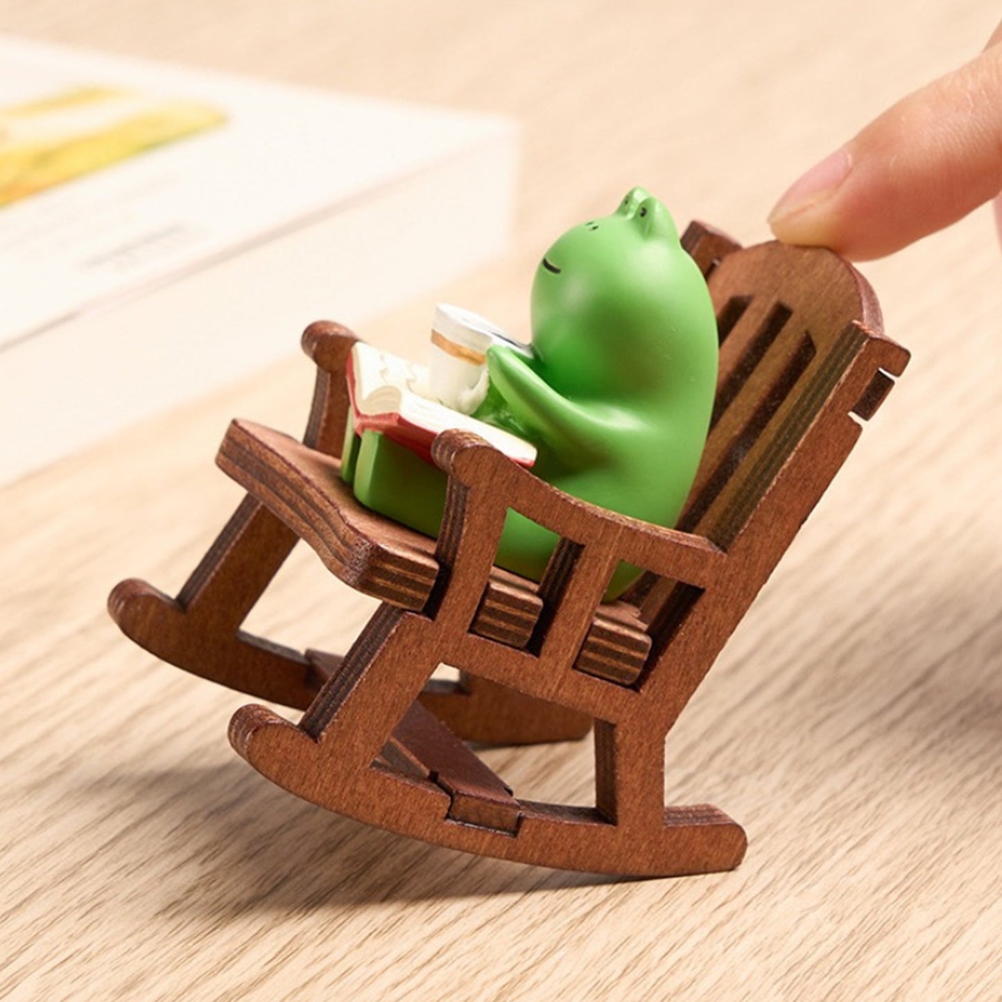 Cute Frog Rocker Chair Decoration - Japanese Healing Desktop Ornament (2PC)