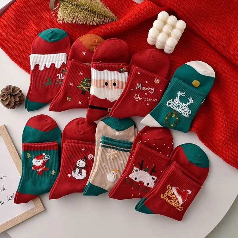 Cartoon Christmas Socks – 5 Pairs Festive Novelty Socks Gift Set for Adults & Kids