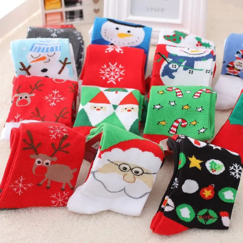 Cartoon Christmas Socks – 5 Pairs Festive Novelty Socks Gift Set for Adults & Kids