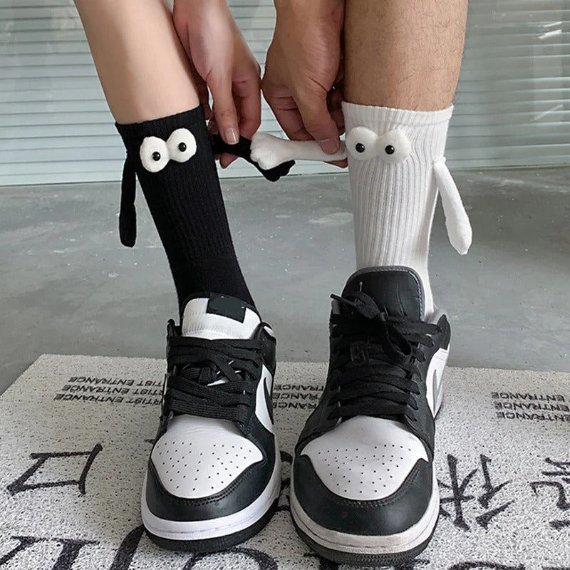 Cute Couple Doll Socks – Cartoon Hand-in-Hand Magnetic Attraction Cotton Socks for Women