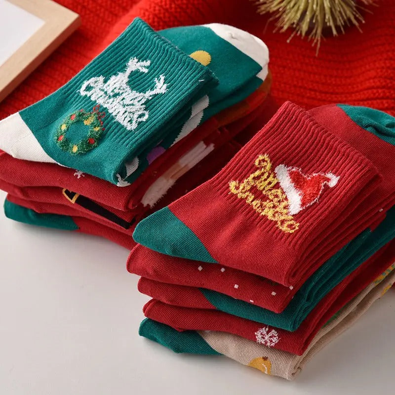 Cartoon Christmas Socks – 5 Pairs Festive Novelty Socks Gift Set for Adults & Kids