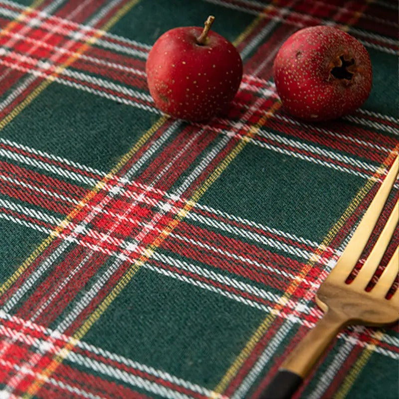 Christmas Checkered Tablecloth – Festive Holiday Table Cover for Dining, Parties & Xmas Gatherings