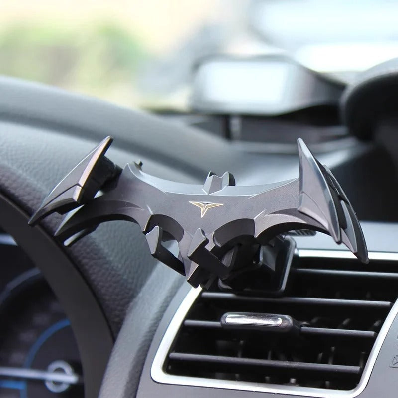 Batman Gravity Buckle Car Phone Holder – Auto-Lock Dashboard Mount