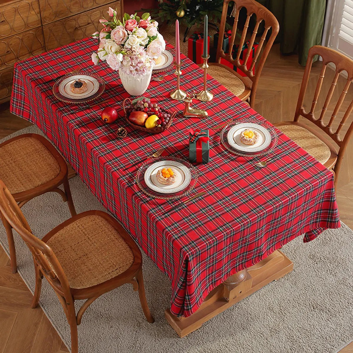 Christmas Checkered Tablecloth – Festive Holiday Table Cover for Dining, Parties & Xmas Gatherings