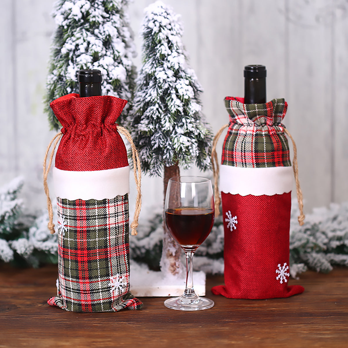 Christmas Wine Bottle Cover - Festive Holiday Table Decoration